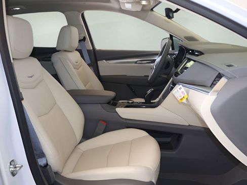 New 2026 Cadillac XT5 Premium Luxury w/ Driver Assist Package AWD/4WD image 17
