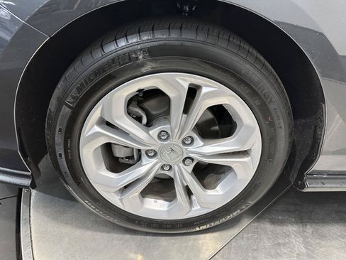 Certified 2025 Honda Accord LX image 9