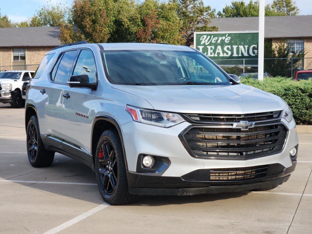 Used 2020 Chevrolet Traverse Premier w/ Redline Edition FWD image 3