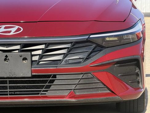 Used 2025 Hyundai Elantra SE FWD image 7