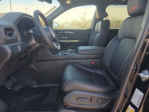 New 2026 Honda Pilot TrailSport image 5