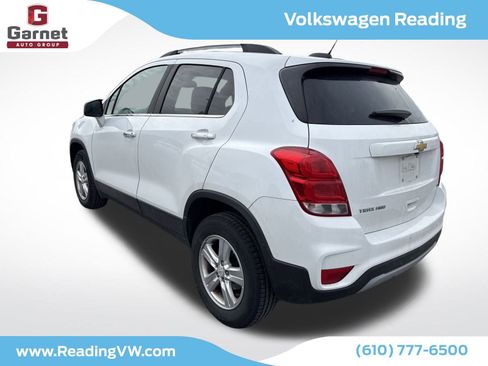 Used 2017 Chevrolet Trax LT w/ LT Convenience Package image 3