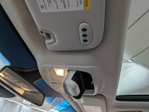 Certified 2019 Ford Edge Titanium w/ Equipment Group 301A image 17