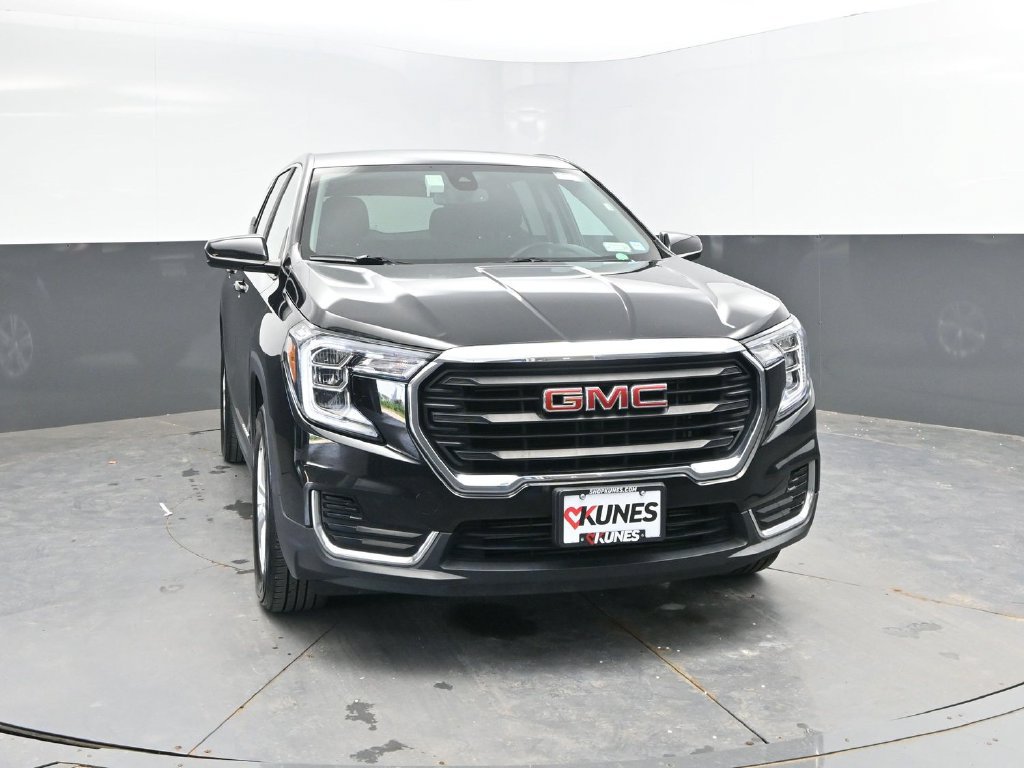 Used 2024 GMC Terrain SLE AWD/4WD image 2