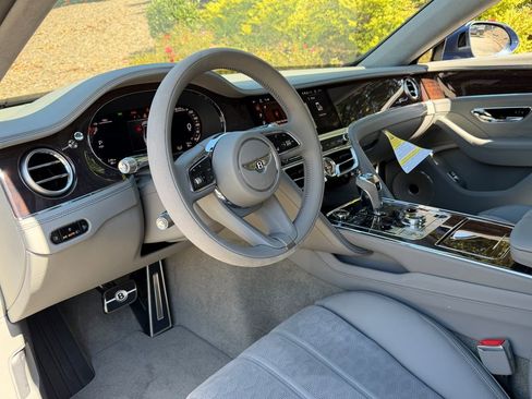 New 2025 Bentley Flying Spur Plug-In Hybrid image 20