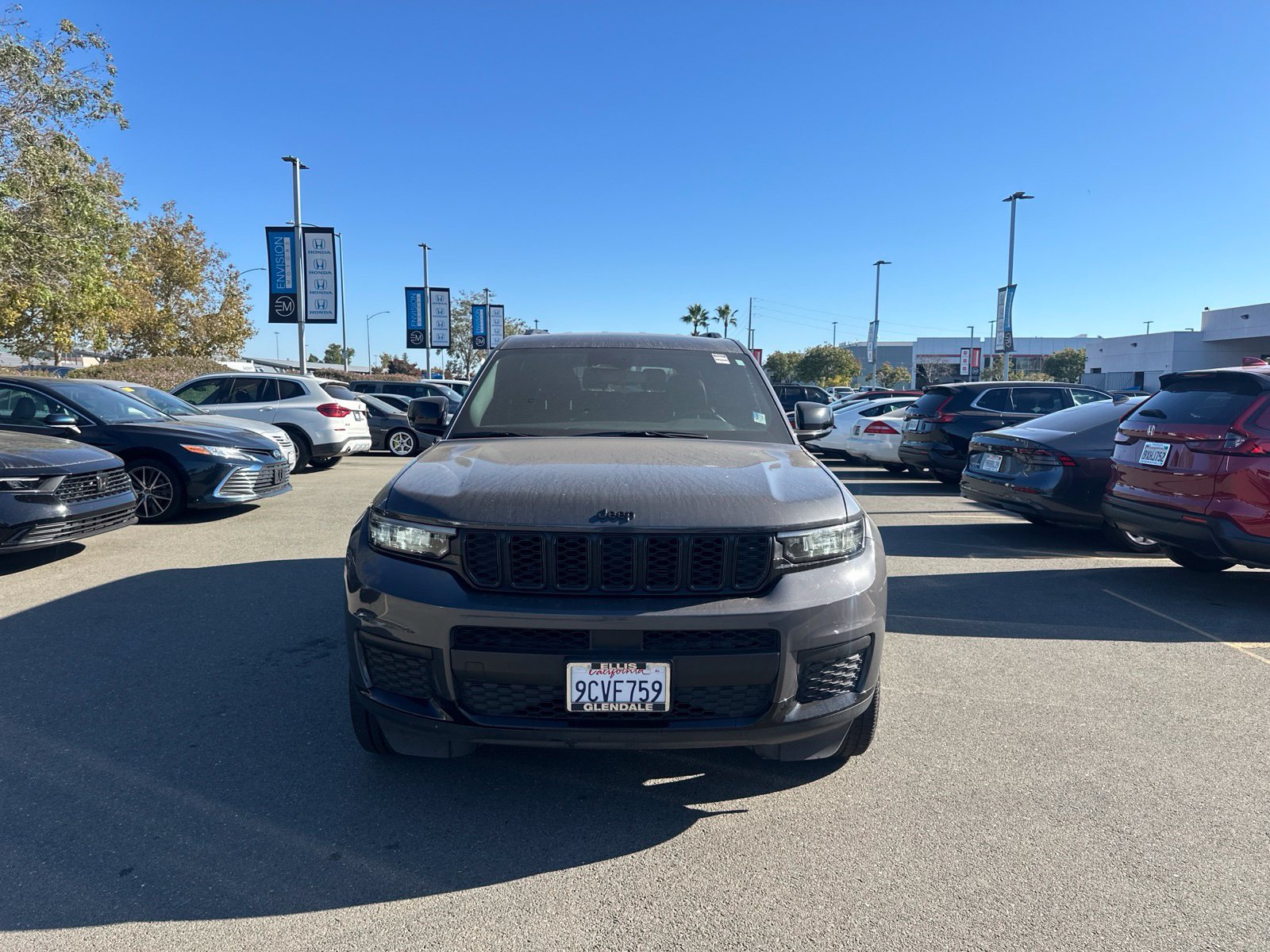 Used 2022 Jeep Grand Cherokee L Laredo RWD image 1