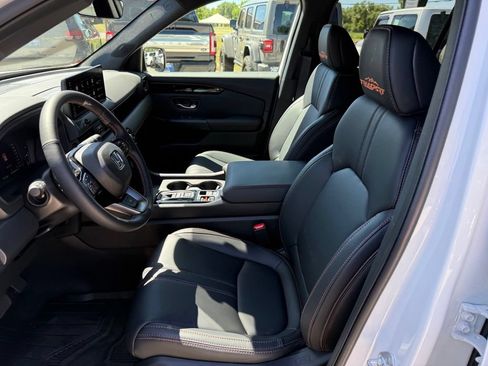 Certified 2026 Honda Pilot TrailSport image 14