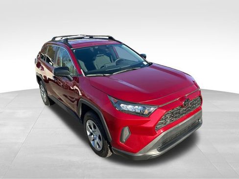 Used 2020 Toyota RAV4 LE image 7