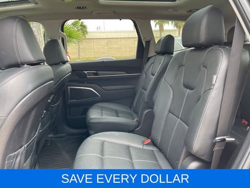 Used 2024 Kia Telluride SX w/ Towing Package FWD image 21
