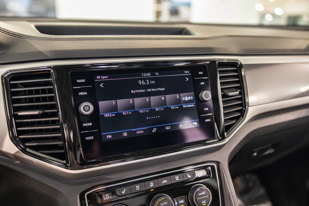 Used 2021 Volkswagen Atlas SEL Premium R-Line AWD/4WD image 26