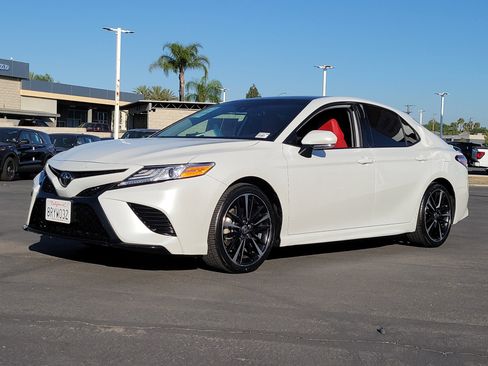 Used 2020 Toyota Camry XSE FWD image 16