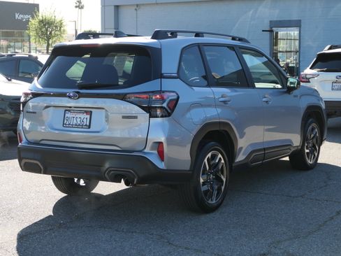 Certified 2025 Subaru Forester Limited w/ Popular Package image 6