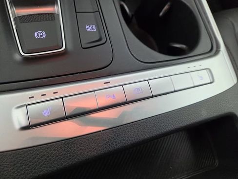 Certified 2026 Kia Carnival LXS FWD image 25