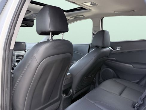 Used 2022 Hyundai Kona Limited FWD image 36
