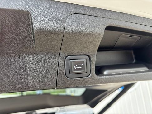 Used 2019 GMC Acadia SLT AWD/4WD image 32