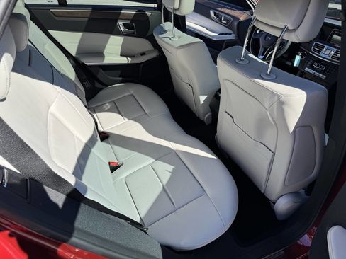 Used 2014 Mercedes-Benz E 350 4MATIC Wagon image 10