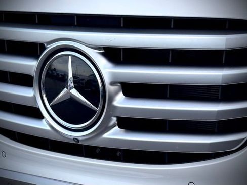Certified 2025 Mercedes-Benz GLS 450 4MATIC image 6