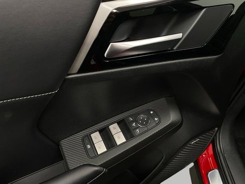 New 2025 Mitsubishi Outlander SE image 31