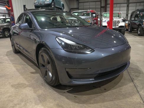 Used 2023 Tesla Model 3 Standard Range RWD image 12