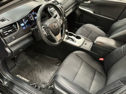 Used 2014 Toyota Camry SE image 14