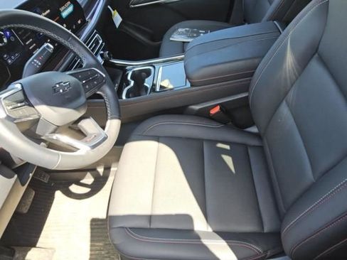 Used 2024 Chevrolet Traverse Z71 w/ LPO, Floor Liner Package AWD/4WD image 5