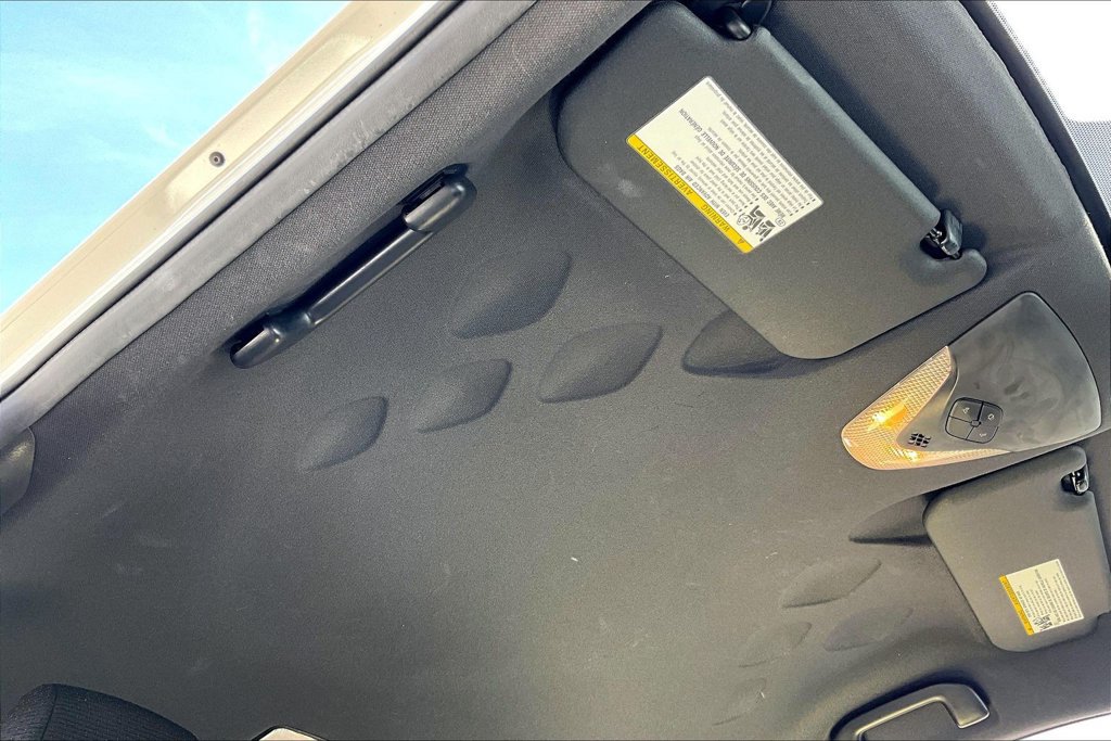 Used 2019 Toyota C-HR XLE FWD image 27