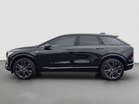 Used 2025 Cadillac Optiq Sport 2 AWD/4WD image 3