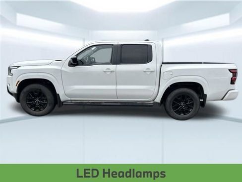Used 2023 Nissan Frontier SV w/ Midnight Edition Package RWD image 11