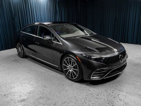 Certified 2023 Mercedes-Benz EQS 580 580 4MATIC&reg; Sedan image 3