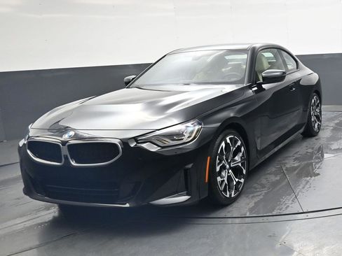 Used 2025 BMW 230i Coupe w/ Premium Package RWD image 8