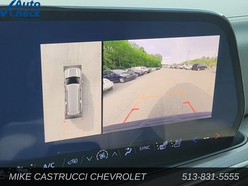 Used 2025 Chevrolet Suburban Premier AWD/4WD image 17