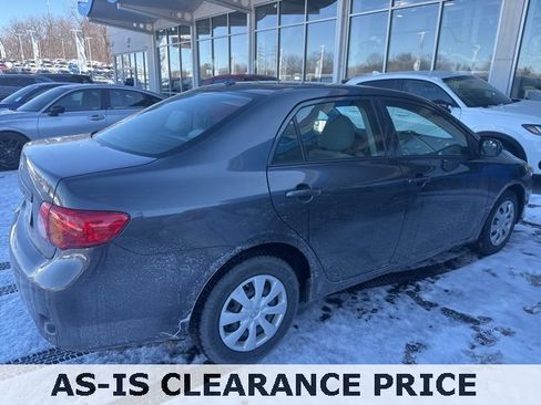 Used 2010 Toyota Corolla LE image 3