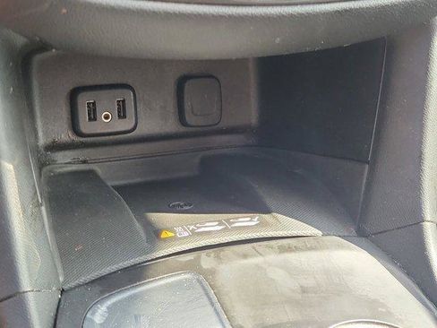 Used 2018 Chevrolet Equinox Premier FWD image 32