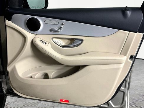 Used 2022 Mercedes-Benz GLC 300 image 27