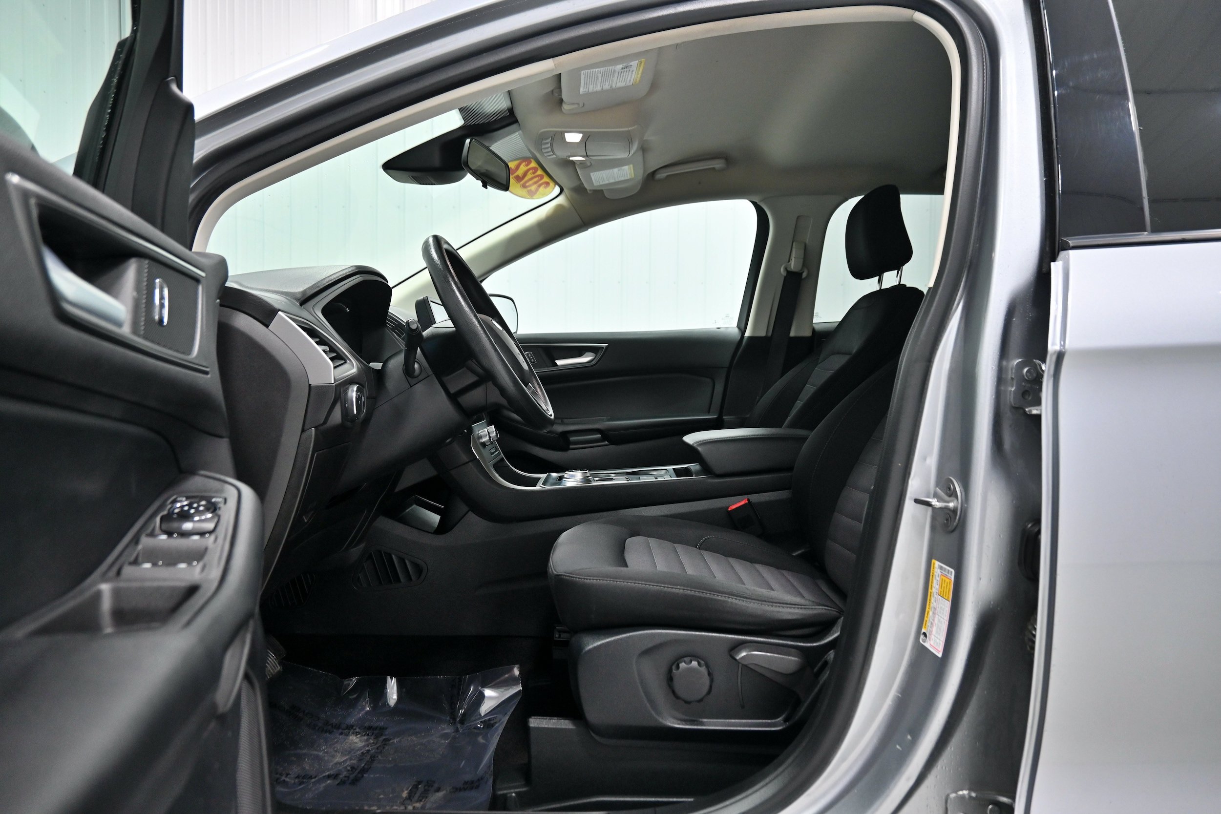 Used 2022 Ford Edge SE AWD/4WD image 5