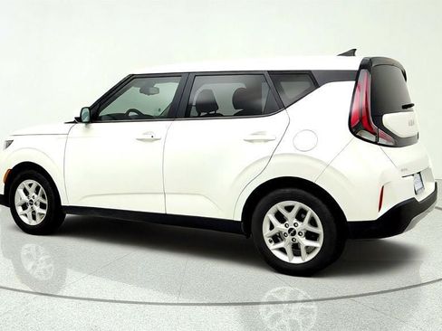 Used 2023 Kia Soul S FWD image 7