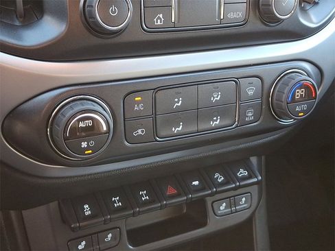 Used 2022 Chevrolet Colorado ZR2 w/ Colorado ZR2 Bison Edition image 16