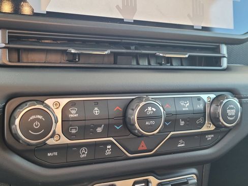 New 2026 Jeep Gladiator Mojave AWD/4WD image 17