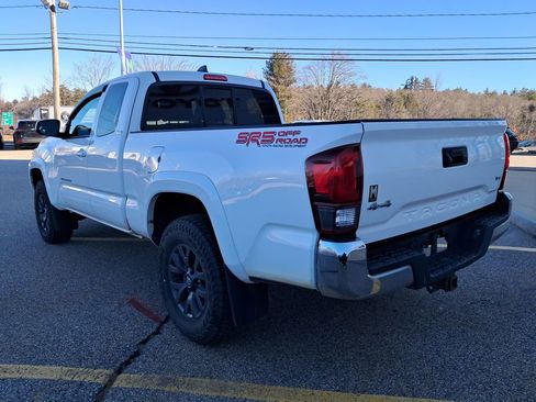 Used 2021 Toyota Tacoma SR5 image 3