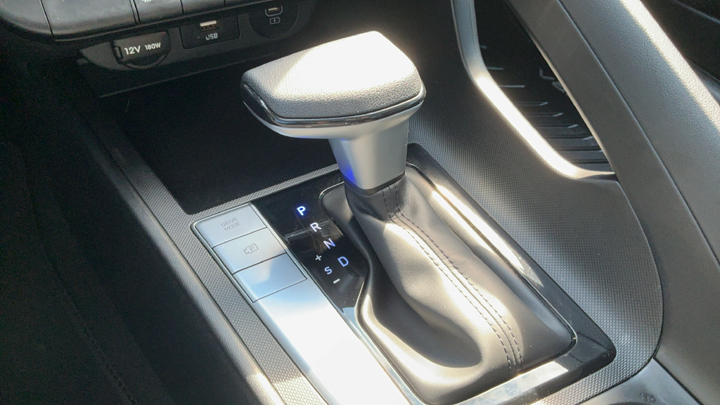 Used 2024 Hyundai Elantra SEL FWD image 15
