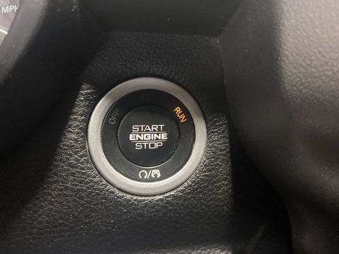 Used 2020 RAM 1500 Big Horn AWD/4WD image 17