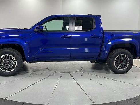 New 2025 Toyota Tacoma TRD Sport image 8