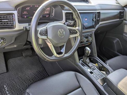 Used 2023 Volkswagen Atlas SE w/ Panoramic Sunroof Package FWD image 10
