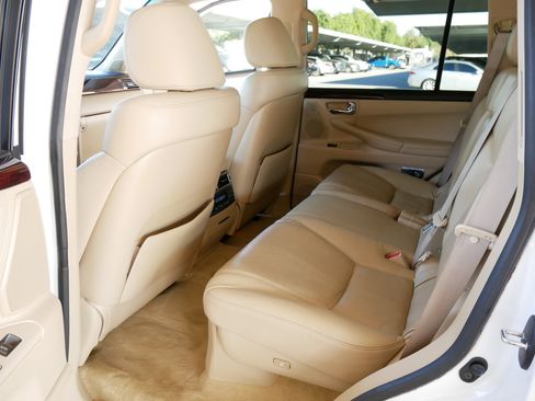 Used 2010 Lexus LX 570 4WD image 22