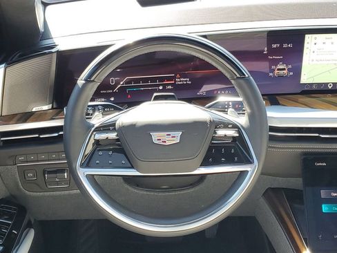 Used 2025 Cadillac Escalade Premium Luxury Platinum AWD/4WD image 25