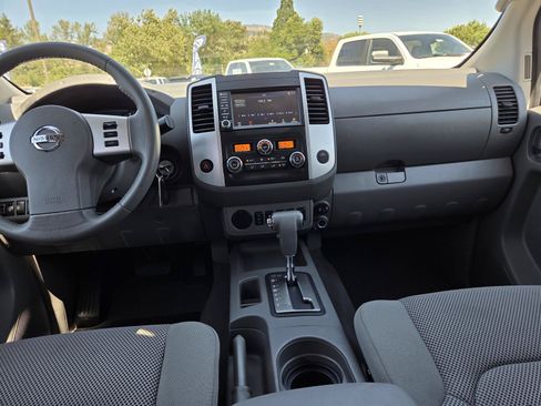 Used 2019 Nissan Frontier SV w/ Value Truck Package RWD image 15