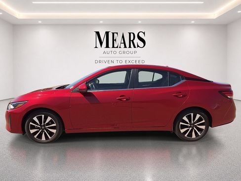 Used 2025 Nissan Sentra SV w/ SV Premium Package FWD image 2
