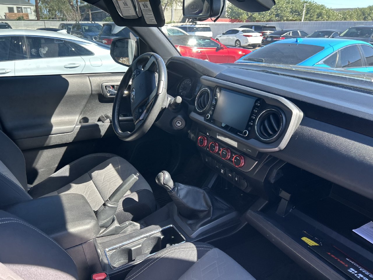 Used 2022 Toyota Tacoma TRD Off-Road AWD/4WD image 7