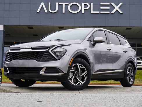 Used 2023 Kia Sportage LX image 1