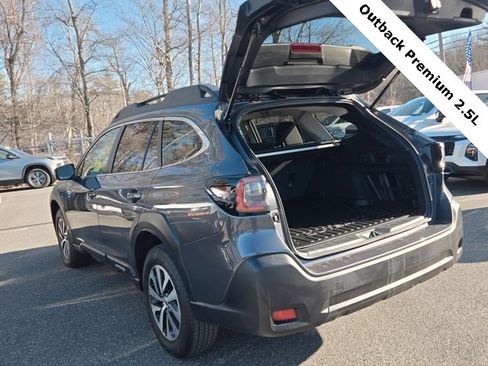 Used 2023 Subaru Outback Premium image 9